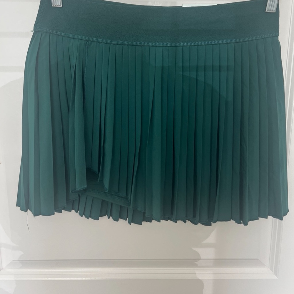 Elegant Green Pleated Skirt